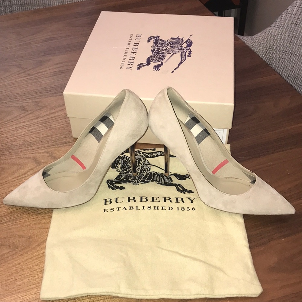 Burberry pumps